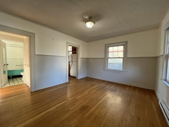 Building Photo - Character-Rich Two-Bedroom with Vintage Bath, Ample Storage & Expansive Outdoor Space