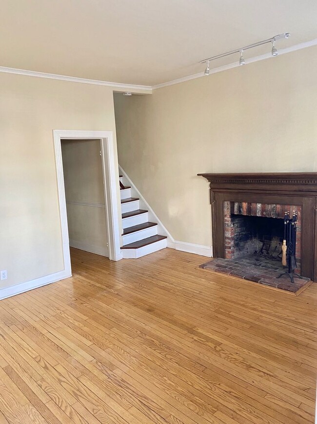 Building Photo - Conduit Street. Updated Home in Historic D...
