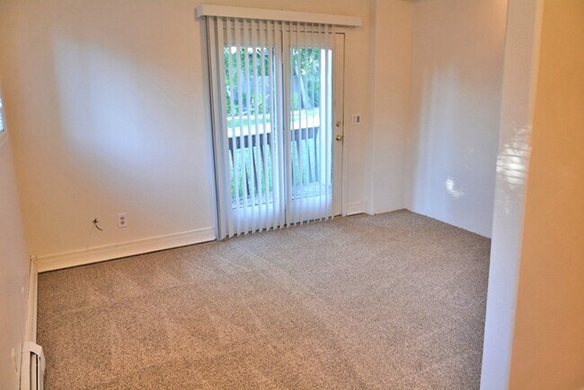 Building Photo - Detached Rental Property