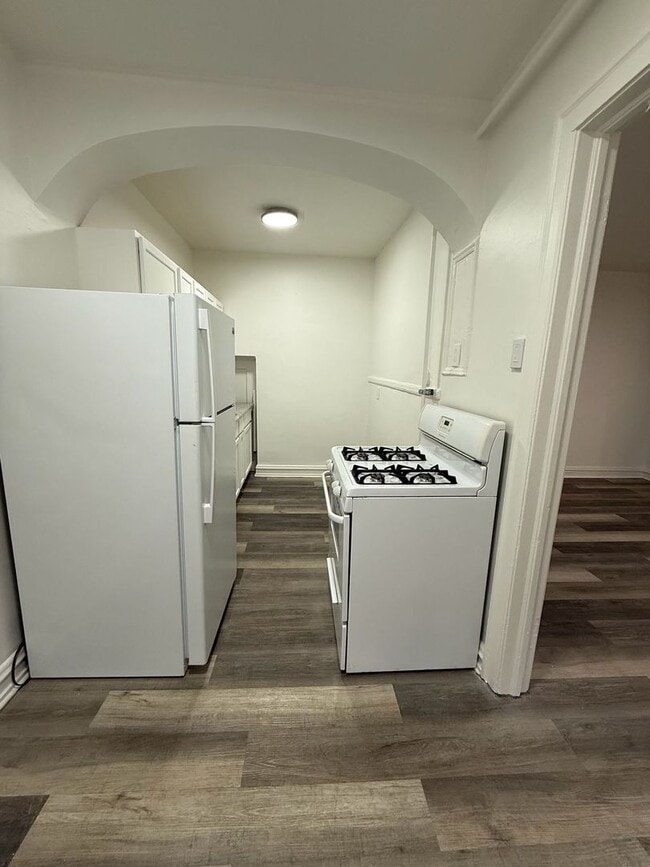 Building Photo - 158 N Central Ave