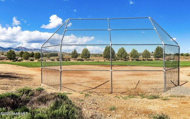 Building Photo - 926 N Gomez St