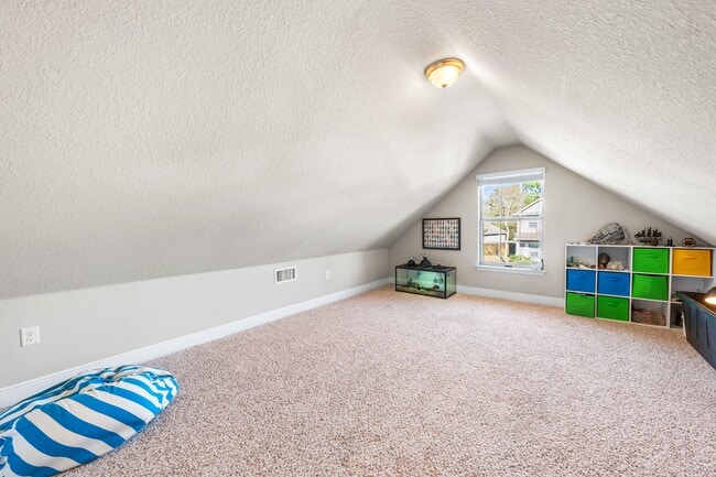Building Photo - 169 Windchime Way