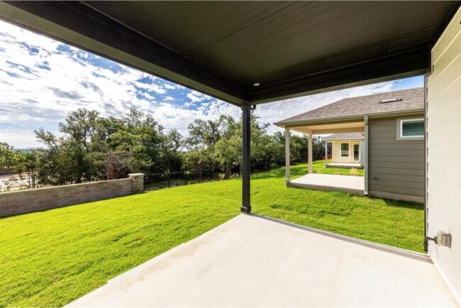 Building Photo - 201 Coachsmith St