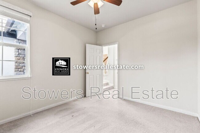 Building Photo - 1570 Eastlake Cir