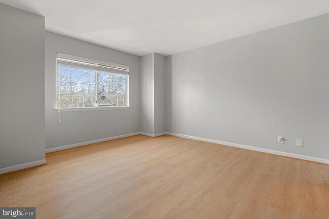 Building Photo - 5705 Chapman Mill Dr