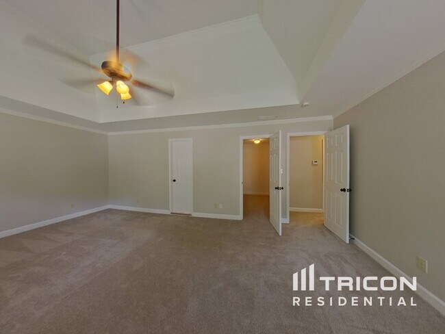Building Photo - 1041 Henry Terrace