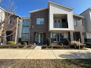 Building Photo - 500 Texas Dr