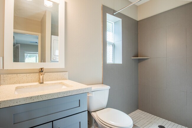 Building Photo - Missouri