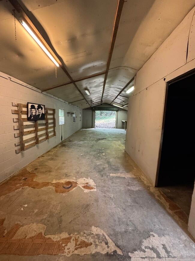 Building Photo - Private 3/2.5 Home with bonus room- $1,895