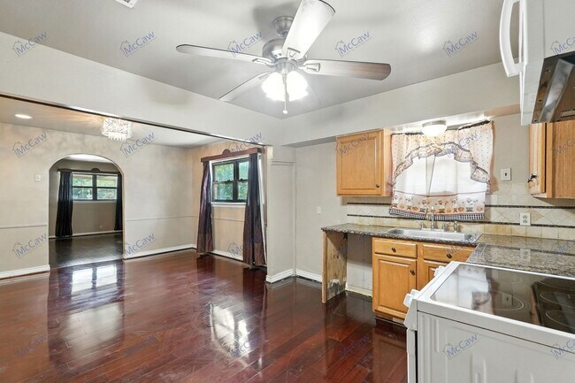 Building Photo - 10705 Coogan Dr