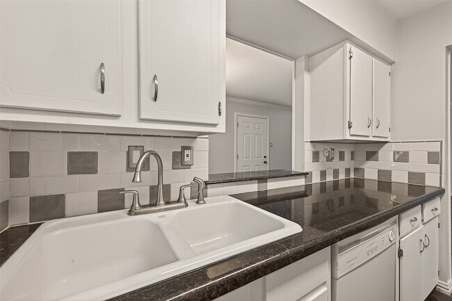 Building Photo - 9029 Gaylord Dr