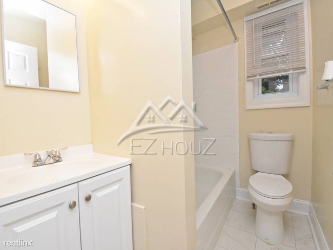 Building Photo - 2 br, 1 bath Apartment - 5109 Williston St,1