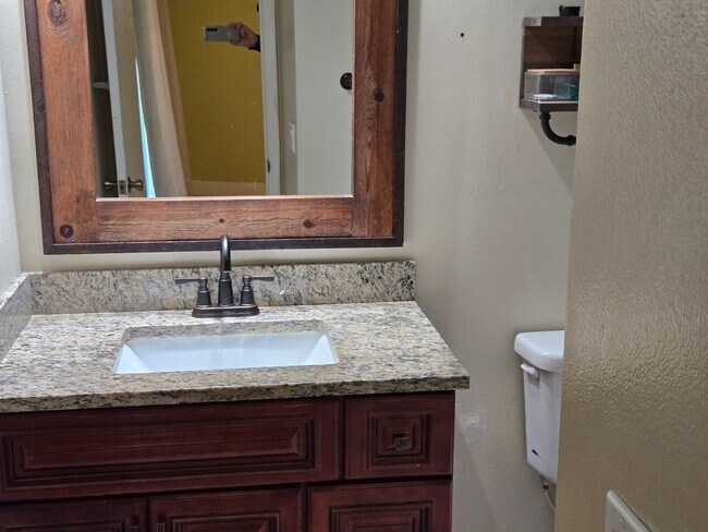 Building Photo - Beautful Home