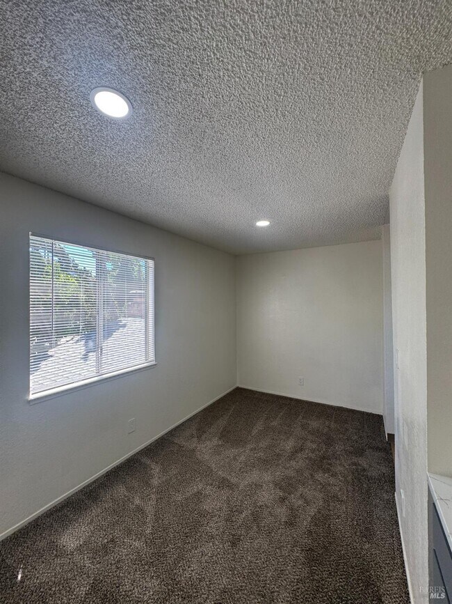 Building Photo - 118 Yorkshire Ct