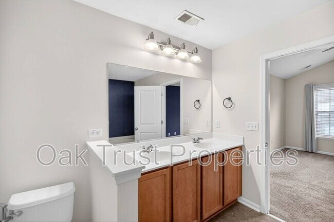 Building Photo - 854 Bibury Ct