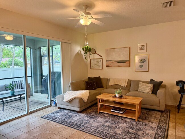 Building Photo - Sawgrass Village Townhomes 3/2.5/1 - Friendly Neighborhood lifestyle