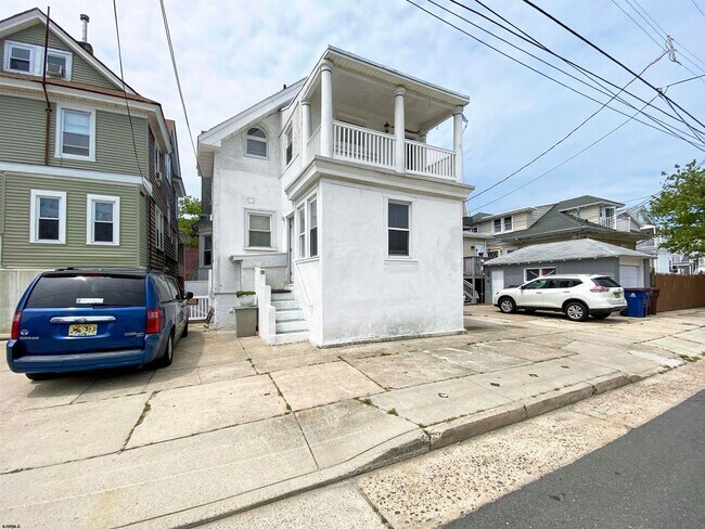 Building Photo - 9 N Weymouth Ave
