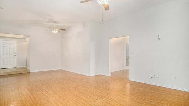 Building Photo - 6908 Bentley Ave