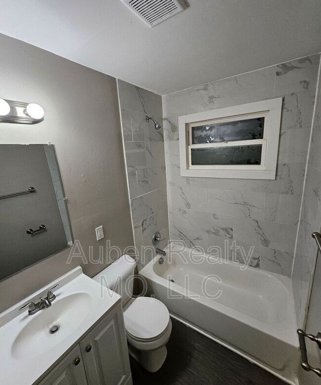 Building Photo - 1727 N 51st Terrace