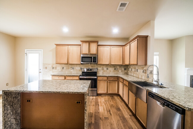 Building Photo - 12291 Anchor Way