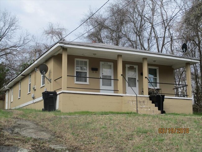 Building Photo - 204 Epps St