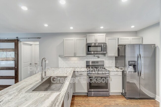 Building Photo - 2543 Summit Ct