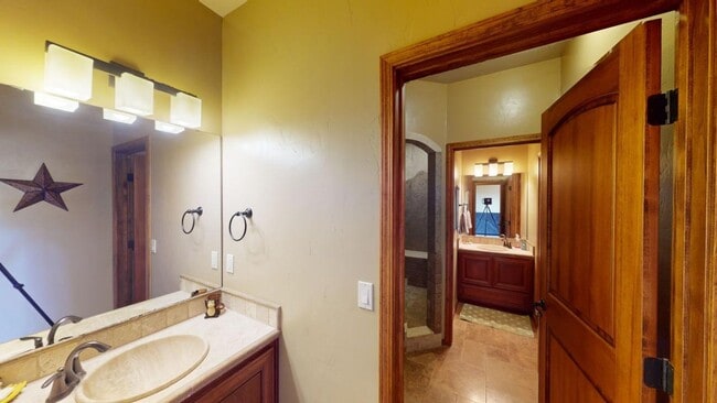 Building Photo - Furnished 5-Bedroom Home with Indoor Pool & Amenities