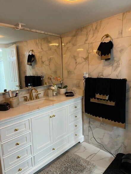 Building Photo - 1 Notch Rd