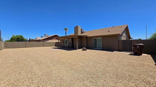 Building Photo - 11740 N 74th Dr