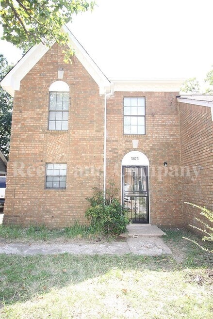 Building Photo - 5875 Jardin Pl