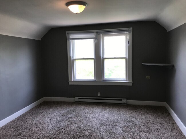 Building Photo - 910 N Ewing St