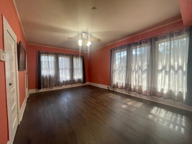 Building Photo - Charming 3-Bedroom Home with Office Near Downtown!