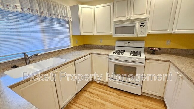 Building Photo - 12596 Deer Park Ln NW