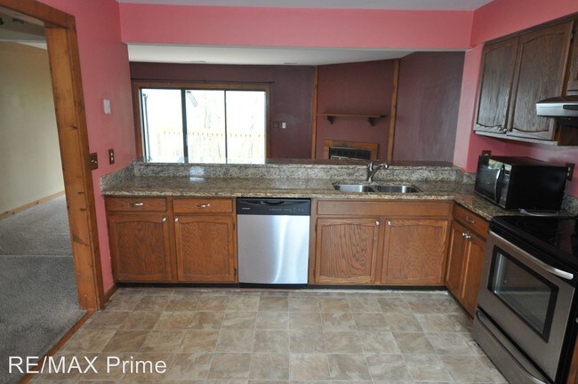 Building Photo - 2 br, 2.5 bath House - 355 Bridgewater Drive