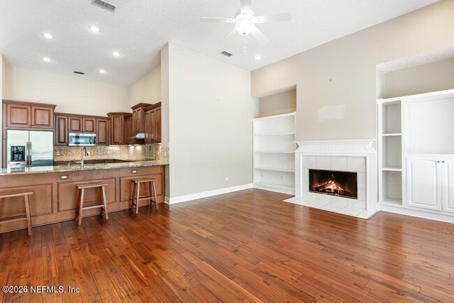 Building Photo - 337 S Mill View Way