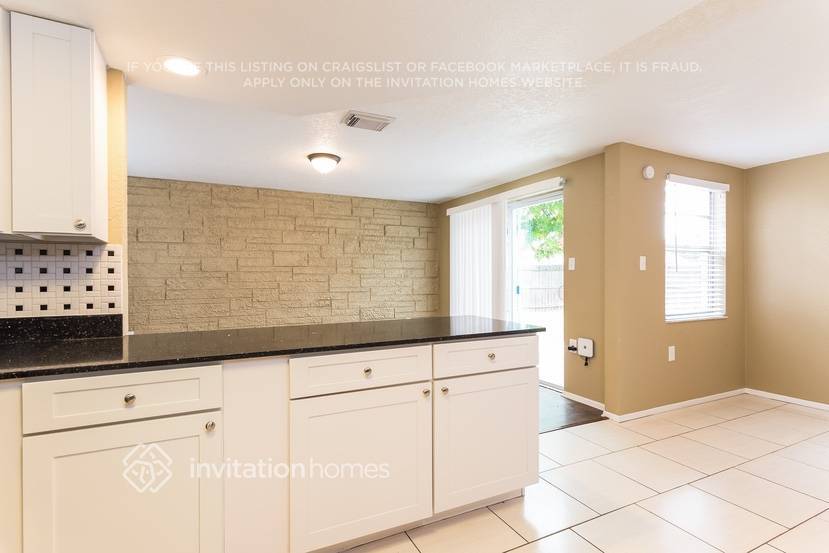 Building Photo - 9141 Lunar Ln