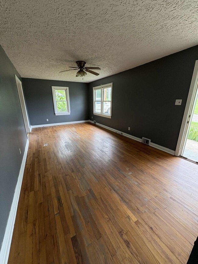 Building Photo - Spacious home for rent!!!