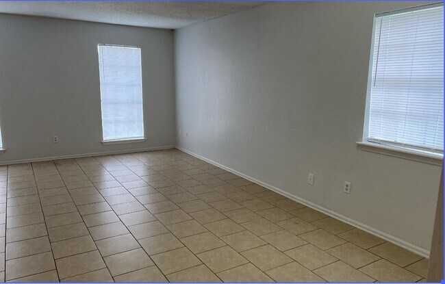 Building Photo - 406 Herbert Rd