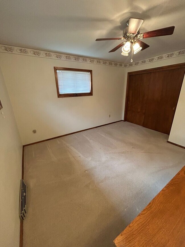 Building Photo - 2 Bedroom 2 Bathroom House for rent in Hudson