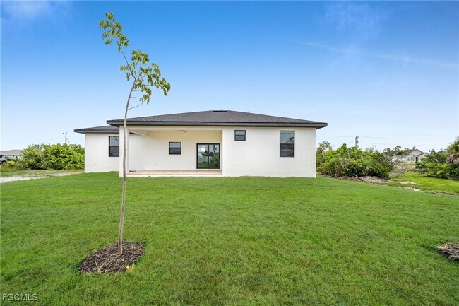 Building Photo - 2836 NW 5th Terrace