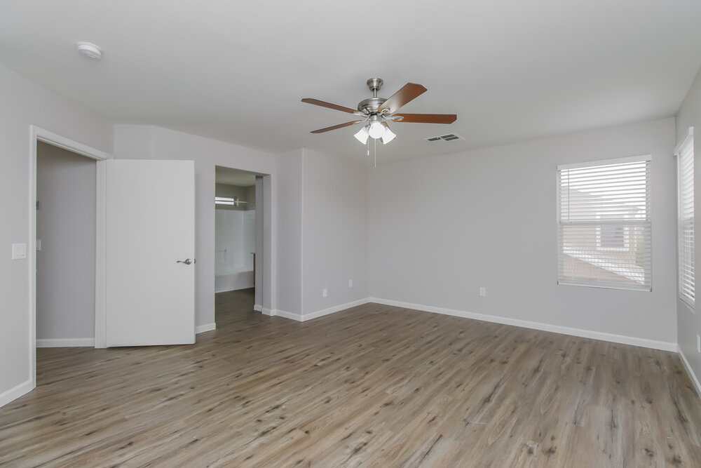 Building Photo - 8739 E Lindner Ave