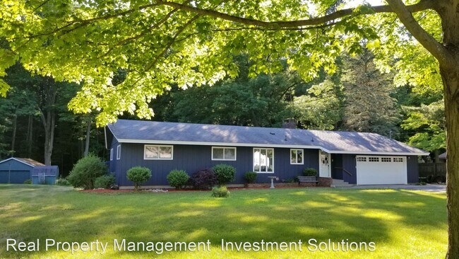 Primary Photo - 4 br, 2 bath House - 5087 Lake Harbor