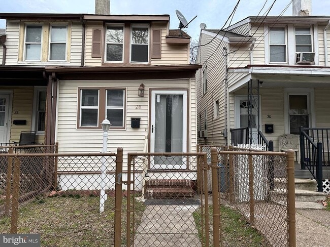 Building Photo - 28 Park Ln