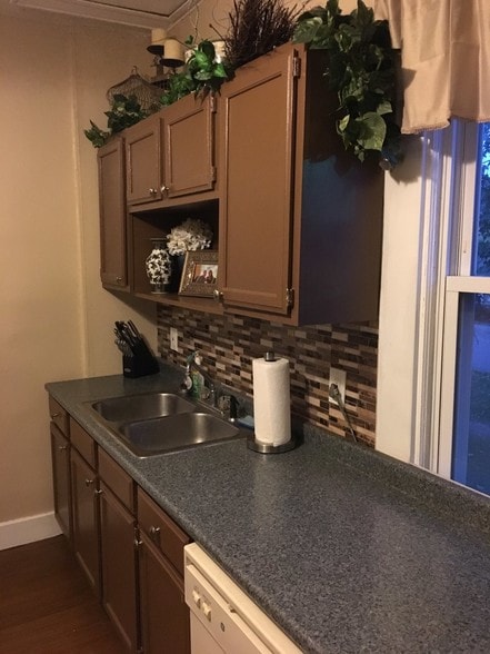 Building Photo - 4180 Glenway Ave