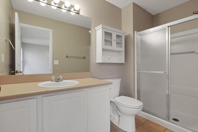 Building Photo - 243 Oxford Oak Dr