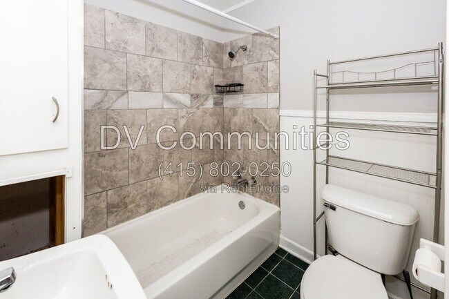 Building Photo - 854 Eva Ave