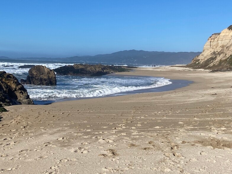 Gorgeous beaches 5 min aways - 490 El Granada Blvd