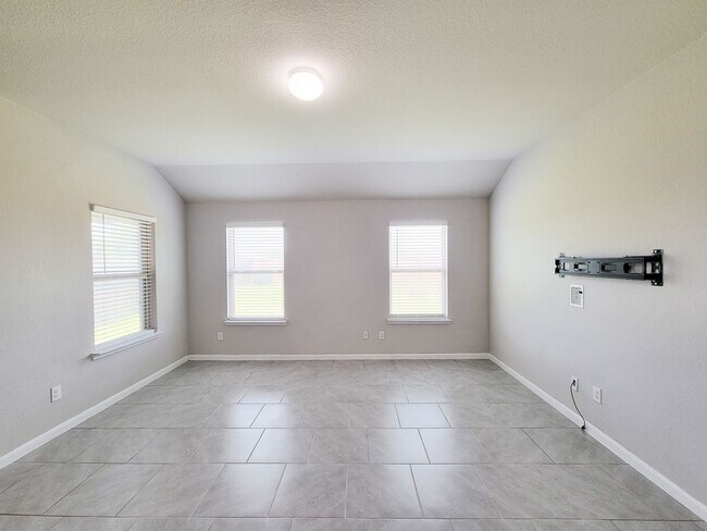 Building Photo - 29614 Breakwater Dr