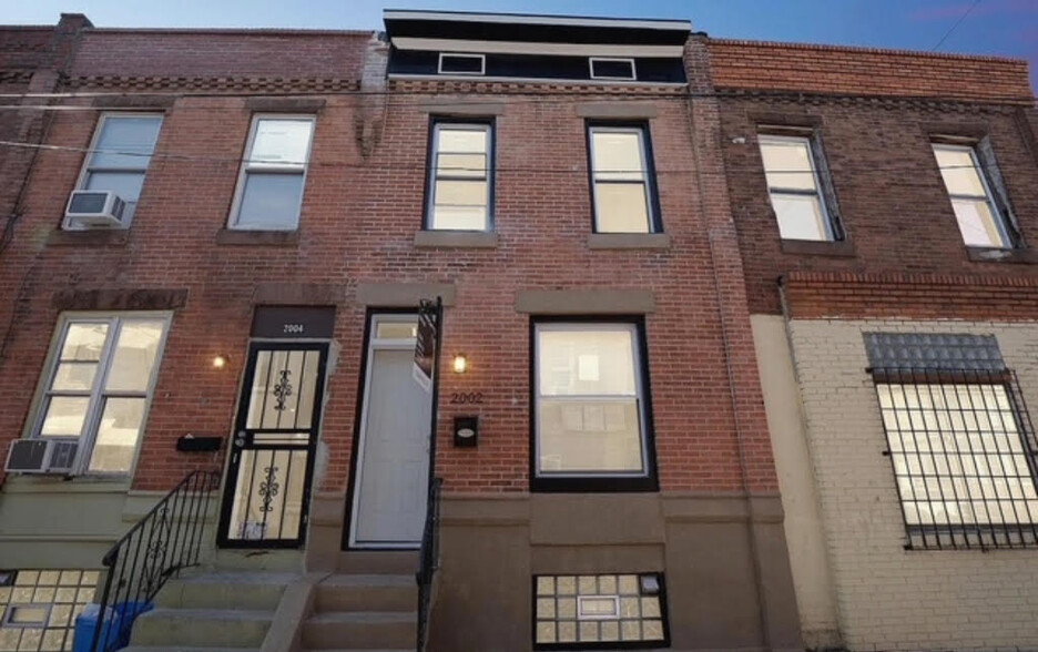 Primary Photo - 2002 S Croskey St