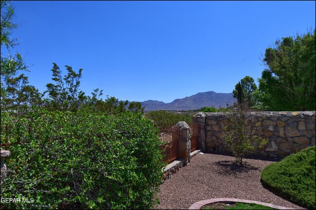 Building Photo - 7379 Black Mesa Dr